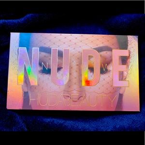 HUDA BEAUTY “Nude” Palette